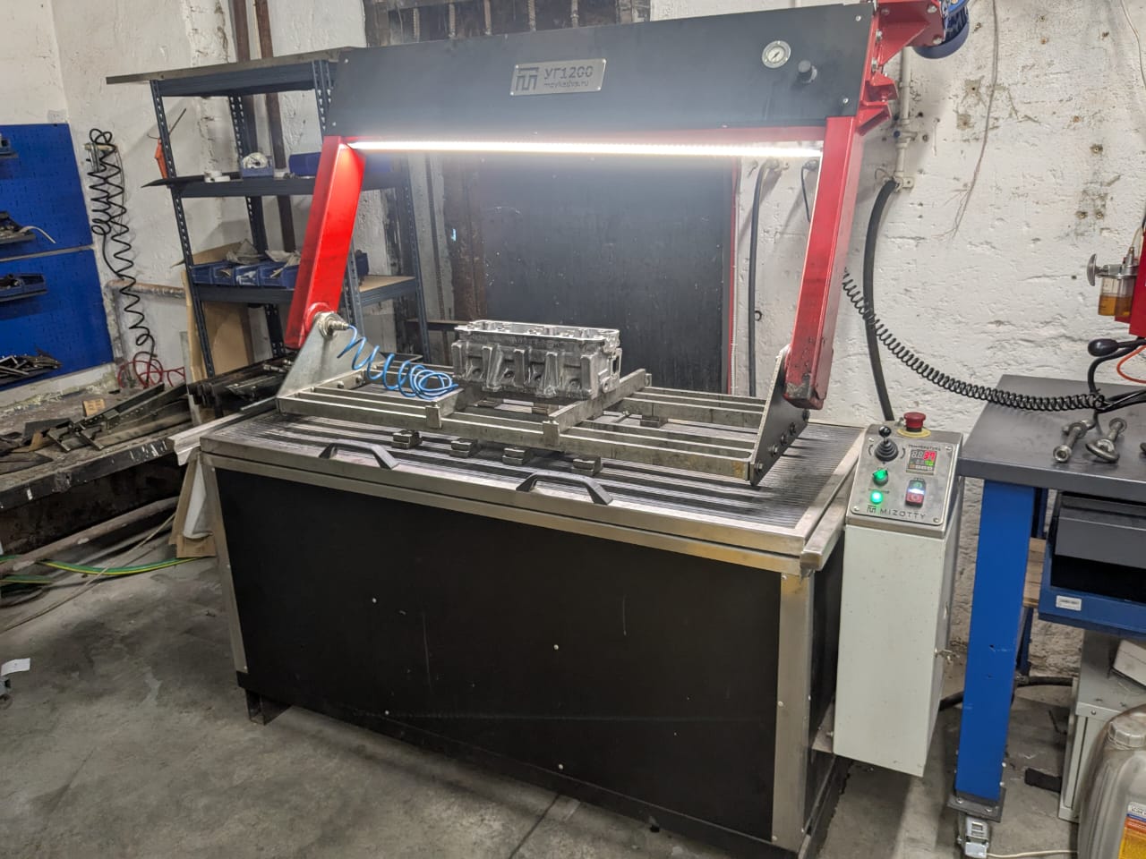 Стенд для опрессовки ГБЦ Mizotty УГ1200_03