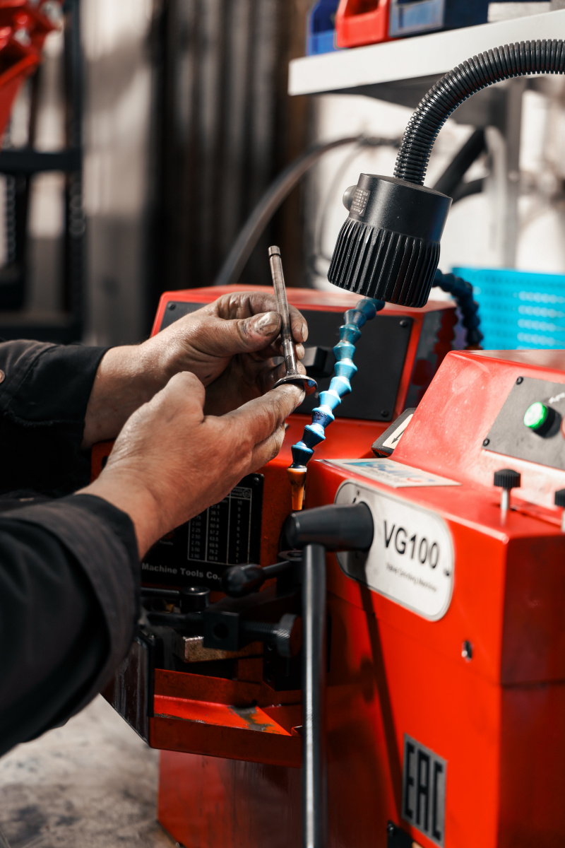 Станок для шлифовки фаски клапана SJMC VG100