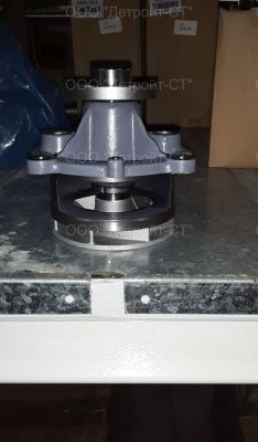 Водяной насос Deutz BFM1013 02937441 (2937441, 0293-7441, 21404502, WPDZ103, 7421404502, WAP-502, 32000700000, 30200101302, 98200148, 3050463, 4258805, 4259548, 4206613, 4299148, 4500930, 03050463, 04258805, 04259548, 04206613, 04299148, 04500930) фото запчасти