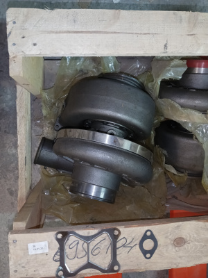 Турбина Cummins HX83 4956104 (4089297, 2838542, 3599008, 3599007, 3599009) фото запчасти