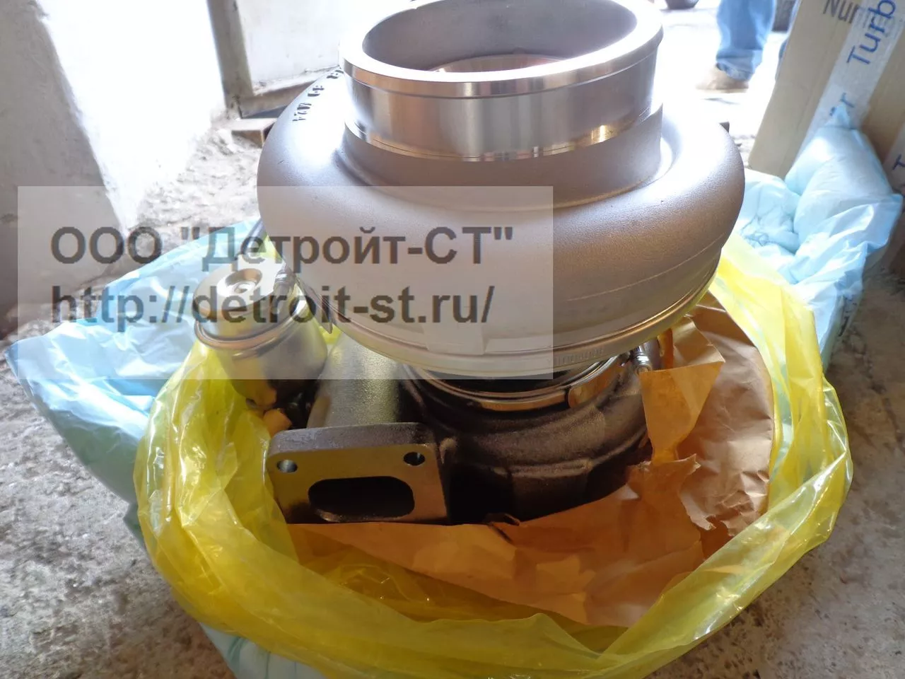 Турбокомпрессор Detroit Diesel 23538880 (E23538880, R23538880, E23538259, 23538259, 23538881, R23538881, E23538881, GTA5018S, GTA5018) фото запчасти