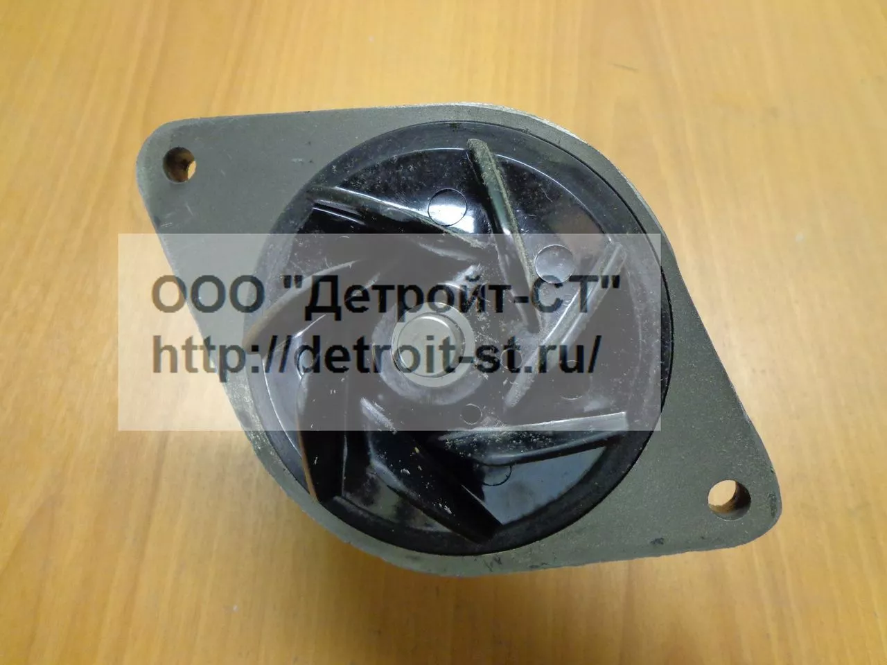 Насос водяной, помпа New Holland 2852114 (5312296, 3286278, 3800984, 3285410, 3285414, 3802944, 3802971, 3286275, 4891252) фото запчасти